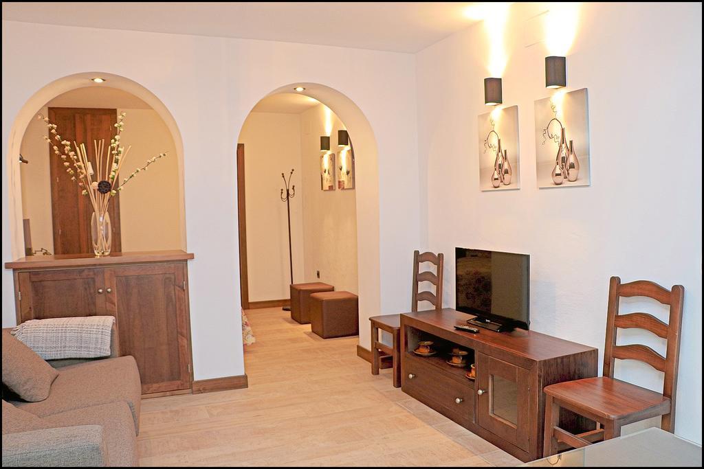 Estudio En El Centro De Conil โกนิล เด ลาฟรอนเตรา ภายนอก รูปภาพ